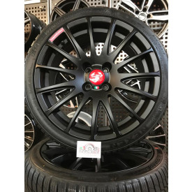 Kit invernale 500 Abarth da 17 pollici nero opaco